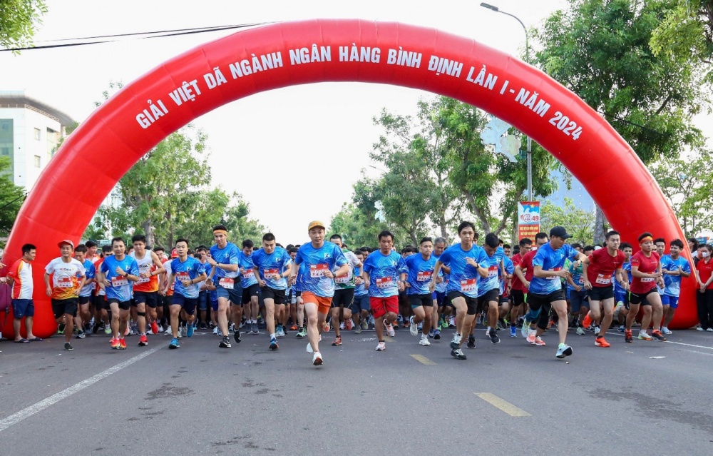 Bình Định: Giải chạy việt dã ngành Ngân hàng tỉnh lần thứ nhất